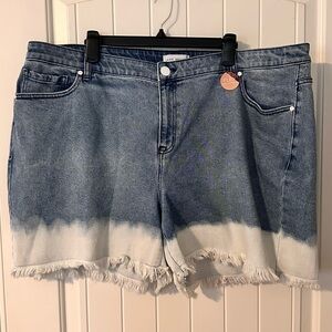 Lane Bryant NWT Mid Rise Girlfriend Shorts plus Size 24 Flex Magic Waistband